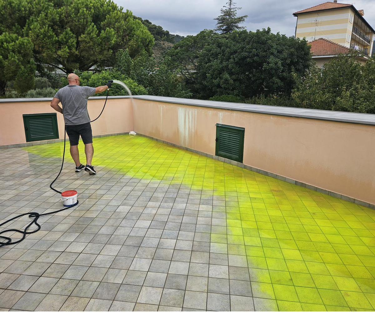 Flat roof watertightness test con colorante fluorescente - ricerca perdite occulte